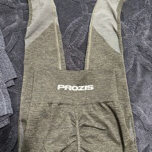 Prozis Olive Green Leggings Scrunch Squat proof NWOT Medium